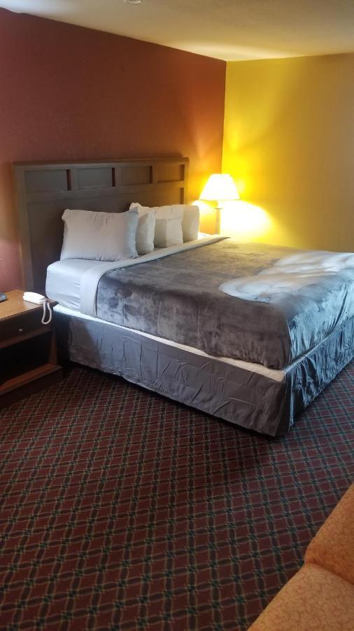 Hotel King Bed Hotel Room 110 Wi-Fi Booking สติลวอเตอร์ ภายนอก รูปภาพ