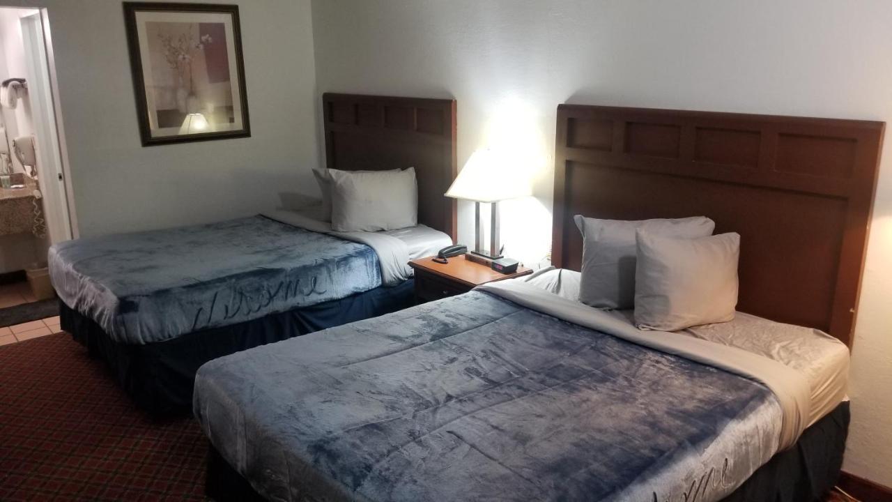 Hotel King Bed Hotel Room 110 Wi-Fi Booking สติลวอเตอร์ ภายนอก รูปภาพ