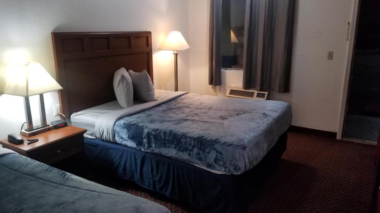 Hotel King Bed Hotel Room 110 Wi-Fi Booking สติลวอเตอร์ ภายนอก รูปภาพ