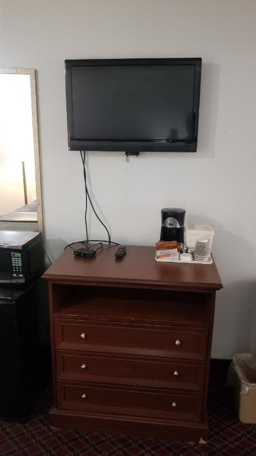 Hotel King Bed Hotel Room 110 Wi-Fi Booking สติลวอเตอร์ ภายนอก รูปภาพ